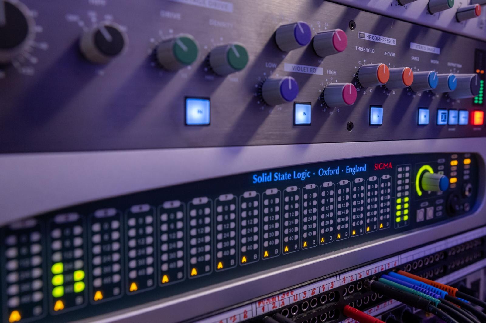 Summing-Mixer im Rack